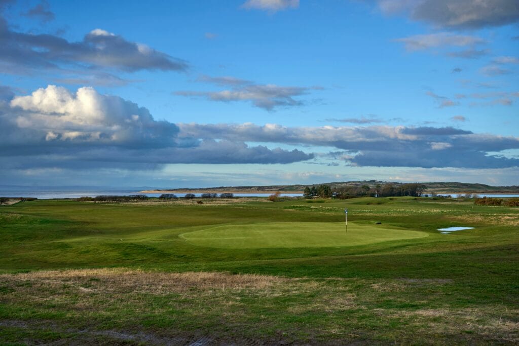 un golf entre terre et mer